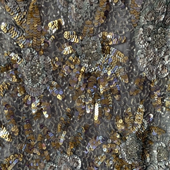 Beautiful silver sequined dress - Picture 6 of 7